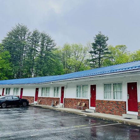 Economy Lodge 682 Main St Стърбридж Екстериор снимка