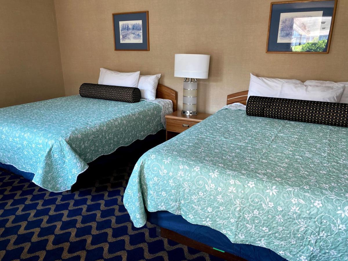 Economy Lodge 682 Main St Стърбридж Екстериор снимка